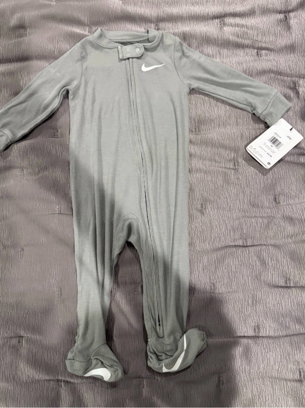 2 New Nike Baby Grey Footed One-Piece Zipper Onesie 1 Solid Green, 1 Striped